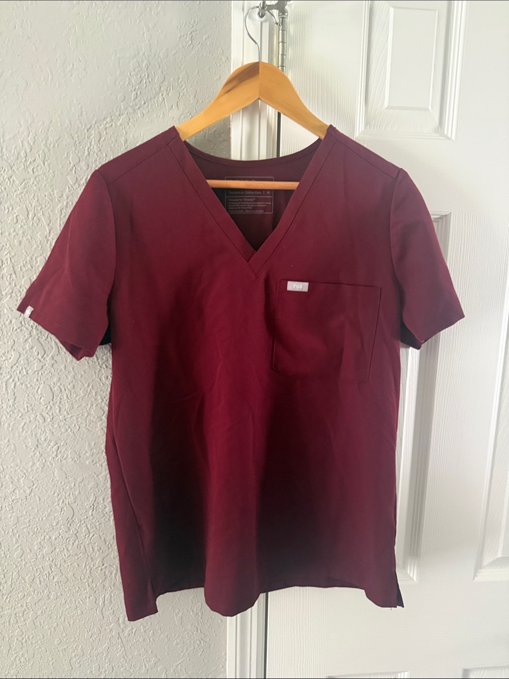 Figs Women's Short Sleeve V-Neck Scrub Top - Maroon